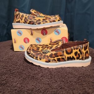 New! Toddler 7 ariat cruisers